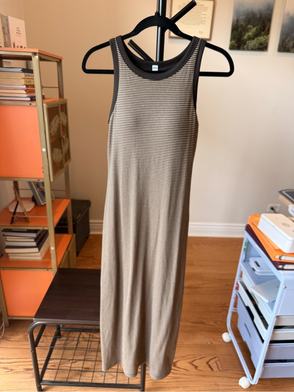 Uniqlo Sleeveless Striped Maxi Dress in Brown - Built in Bra